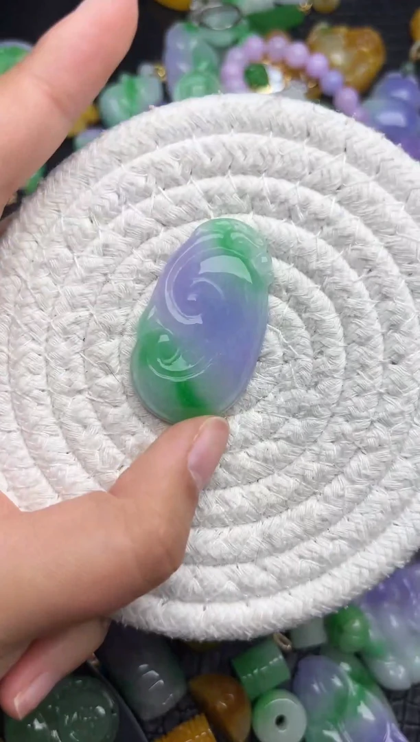 颈饰未镶嵌翡翠缅甸翡翠吊坠