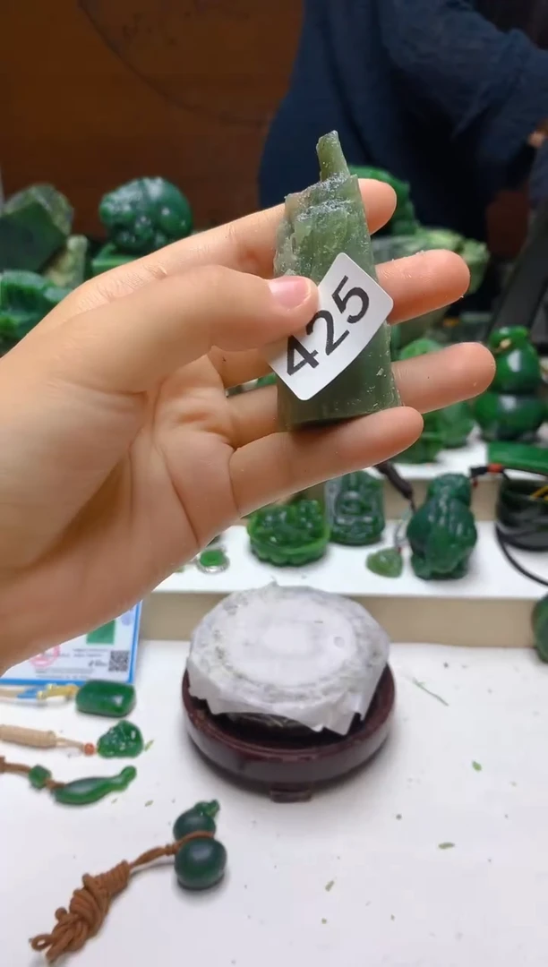 未镶嵌和田玉（碧玉）珠宝半成品0