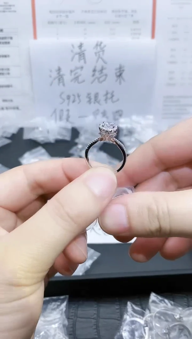 925银合成碳硅石王氏庄园一克拉18码