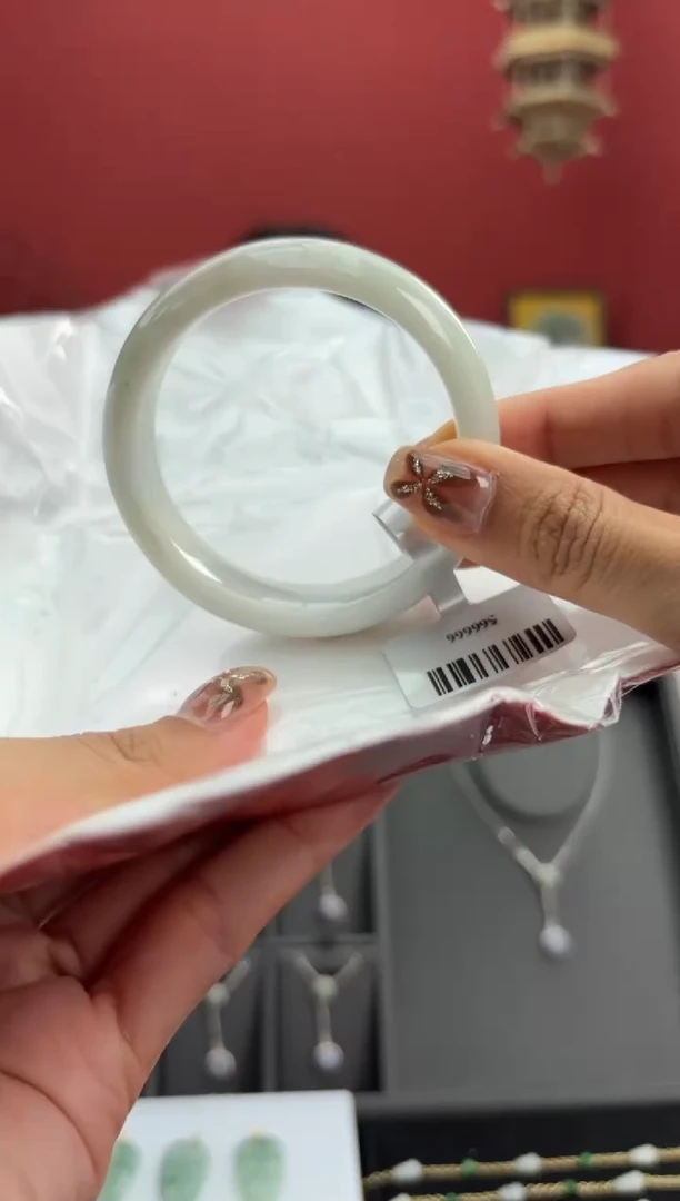 【闪购商品】翡翠手镯未镶嵌1手镯