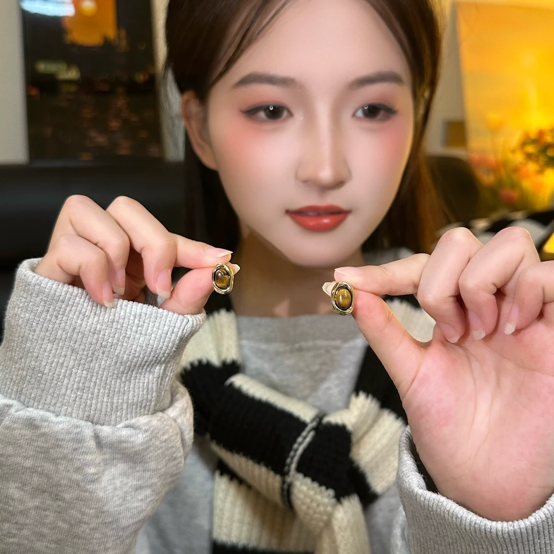 铜合金耳饰 美拉德虎眼石耳钉轻奢简约高级耳环百搭女耳饰