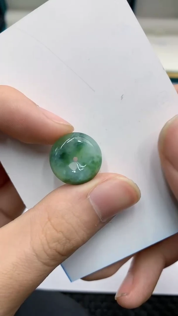 【闪购商品】翡翠颈饰未镶嵌            8