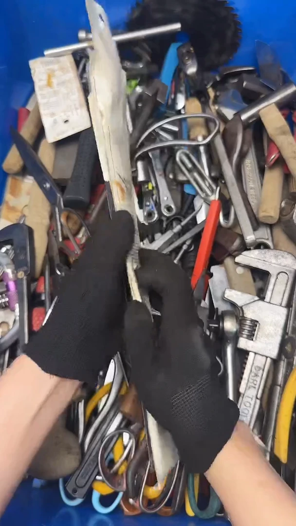 哥*五金工具百货，螺丝刀凿子剪子等