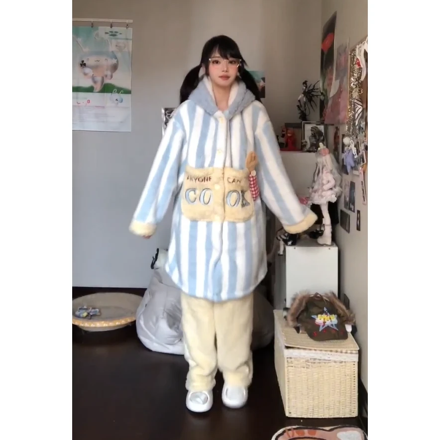 甜美卡通鼠鼠珊瑚绒连帽睡衣女秋冬新款加绒加厚家居服套装可外穿