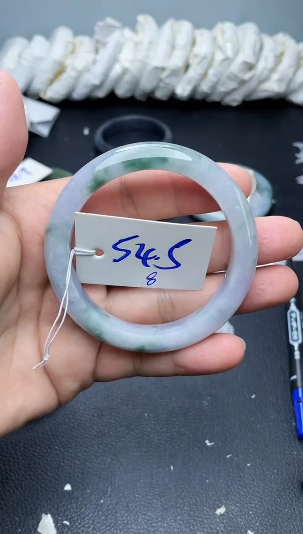 翡翠手镯未镶嵌8