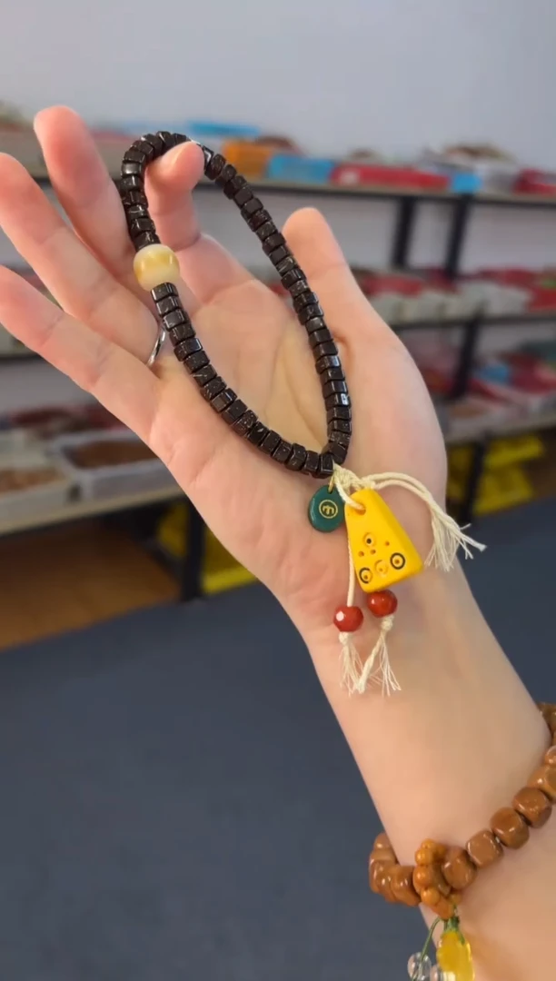 菩提根/象牙果吊坠    6mm椰蒂甜甜圈手持