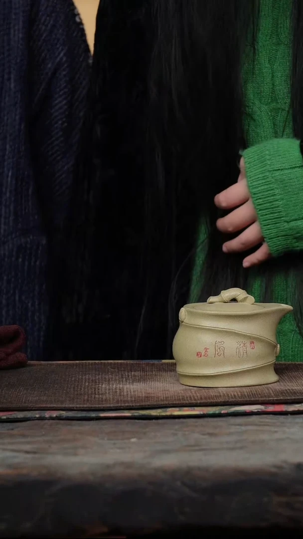 九斋佛肚竹刻绘清风紫砂手抓壶