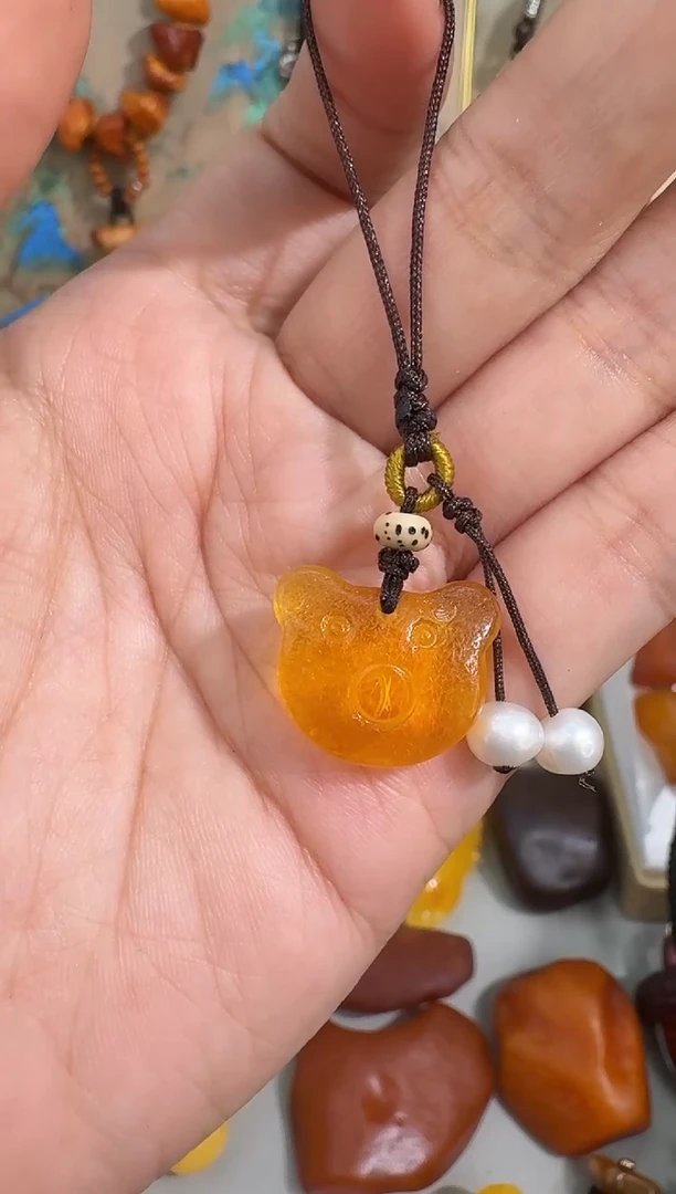 未镶嵌琥珀裸石琥珀