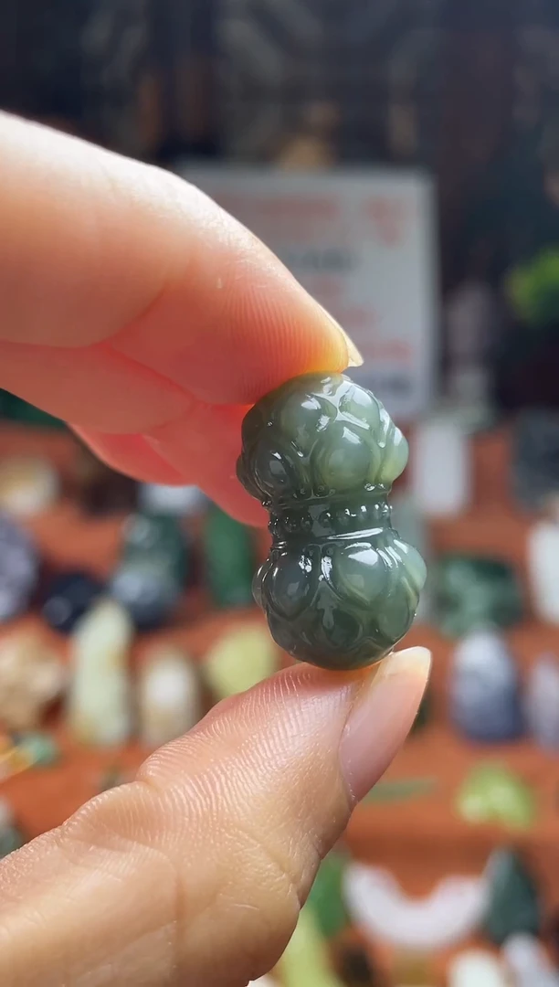 颈饰未镶嵌和田玉新疆且末蓝好运连连并蒂莲吊坠带证书