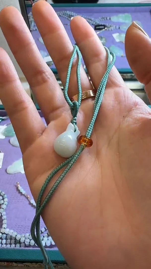 颈饰未镶嵌翡翠吊坠