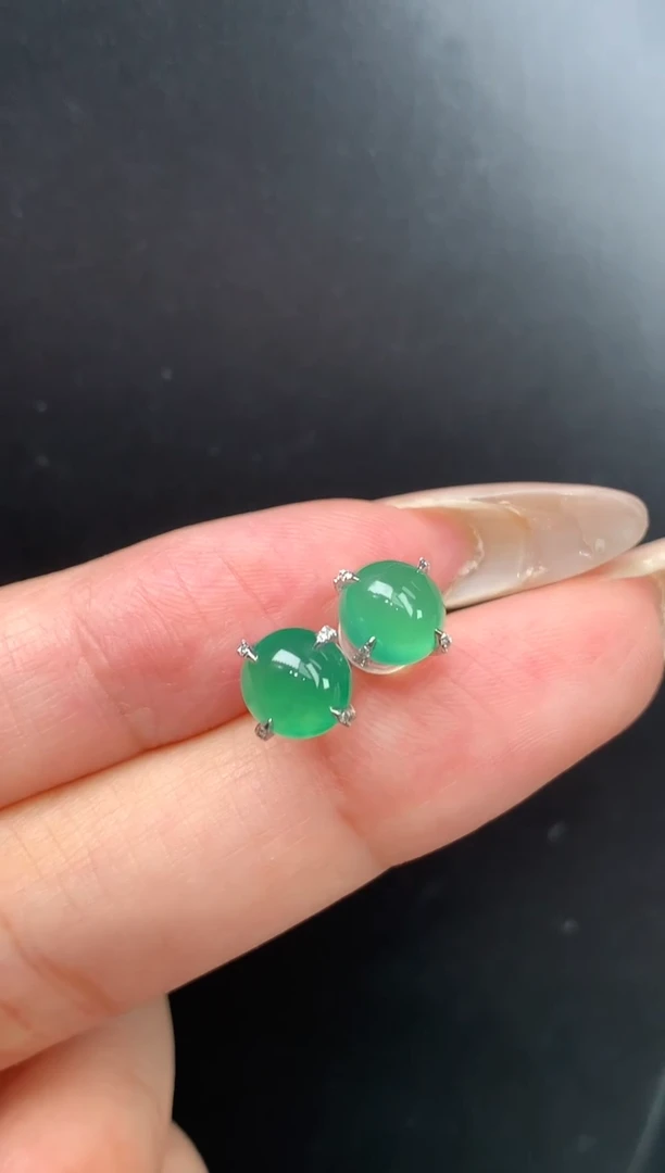 翡翠18K金镶嵌颈饰耳饰