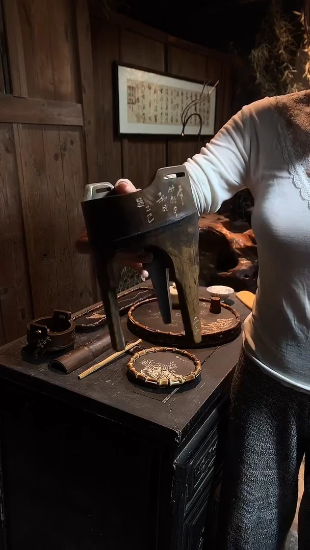 石竹老料 三足香炉....
