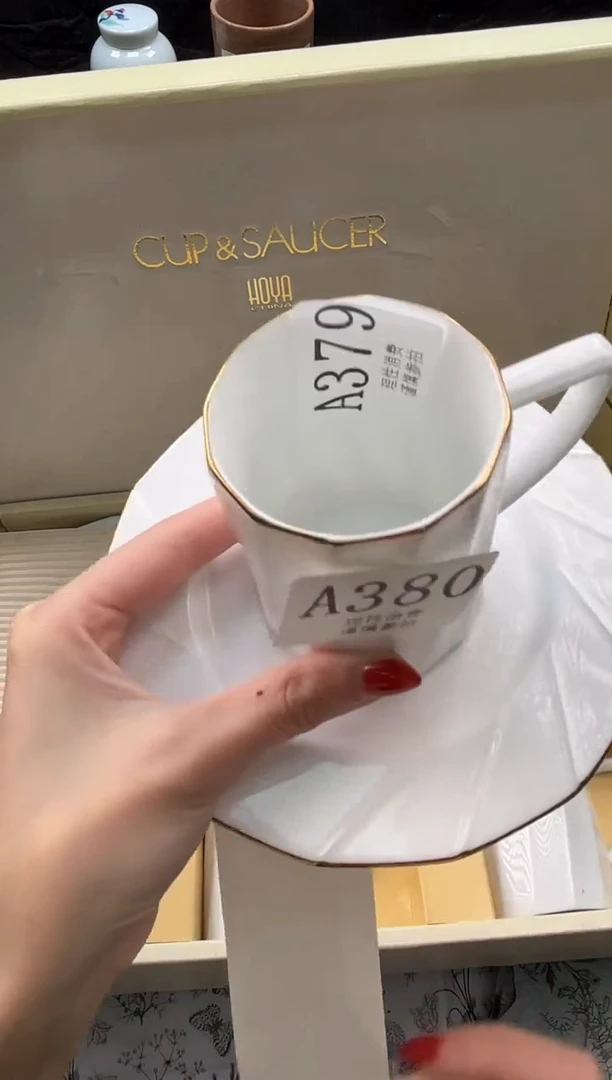 瓷片燃****李       A383