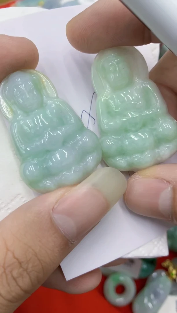 翡翠未镶嵌颈饰11111111111111多样性发其一