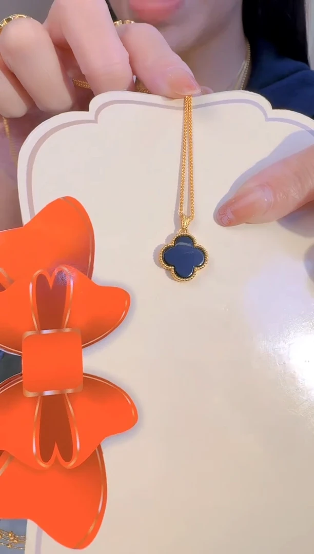 黑色四叶草吊坠0.85g（多样性发货）