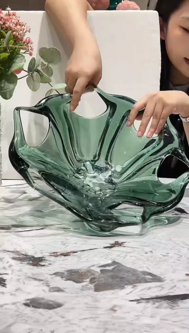 绿色镂空琉璃果盘