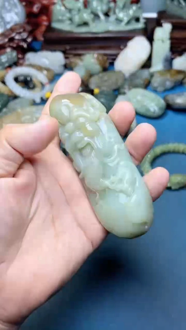 未镶嵌和田玉把件-