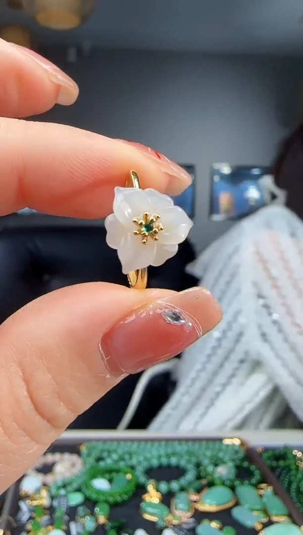 银S925镶嵌戒指和田玉1