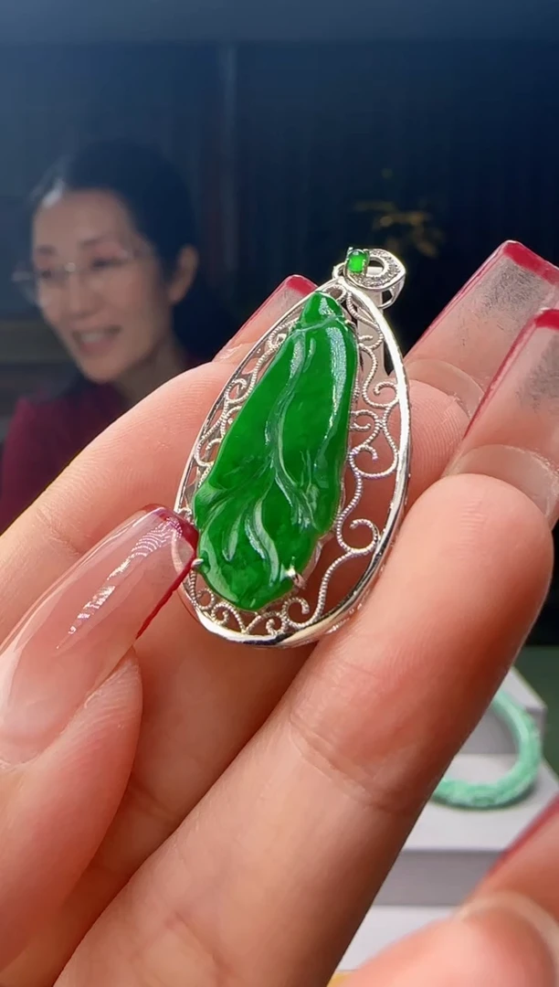 颈饰18K金镶嵌翡翠YL@@WS1WX41134