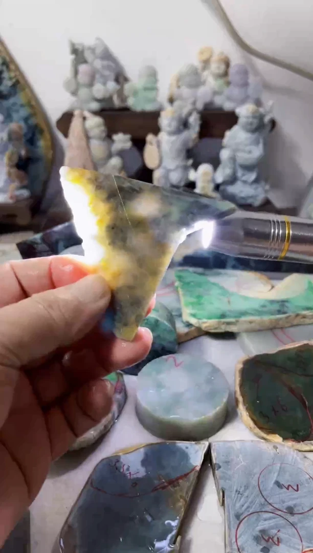 【闪购商品】翡翠吊坠(不含链)未镶嵌A685