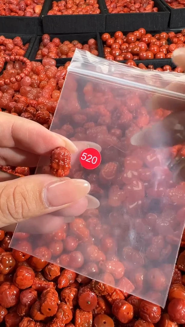 颈饰未镶嵌南红玛瑙1