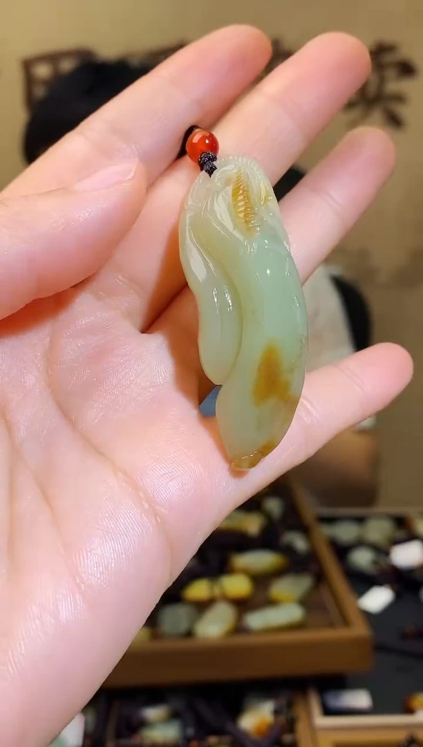 和田玉未镶嵌颈饰1