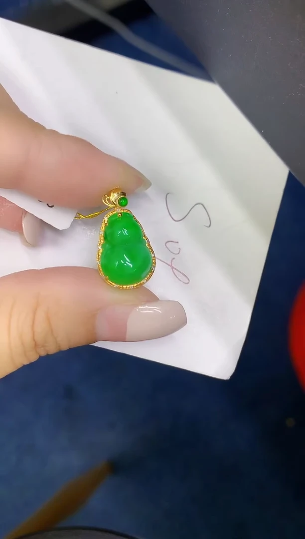 颈饰18K金镶嵌翡翠缅甸天然翡翠A货