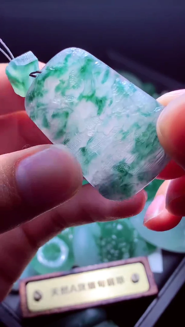 未镶嵌定制翡翠二**?毛货翡翠定制