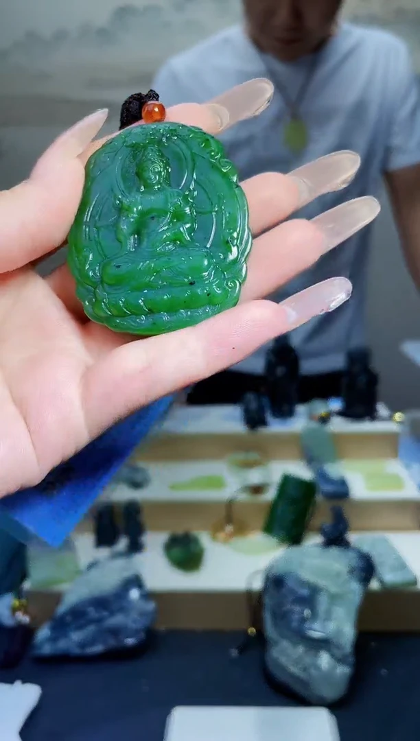 和田玉未镶嵌颈饰1