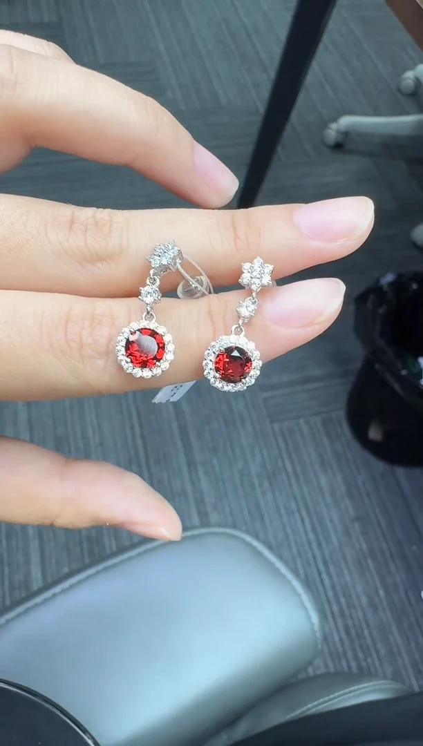 银S925镶嵌耳饰石榴石【七天鉴赏期】