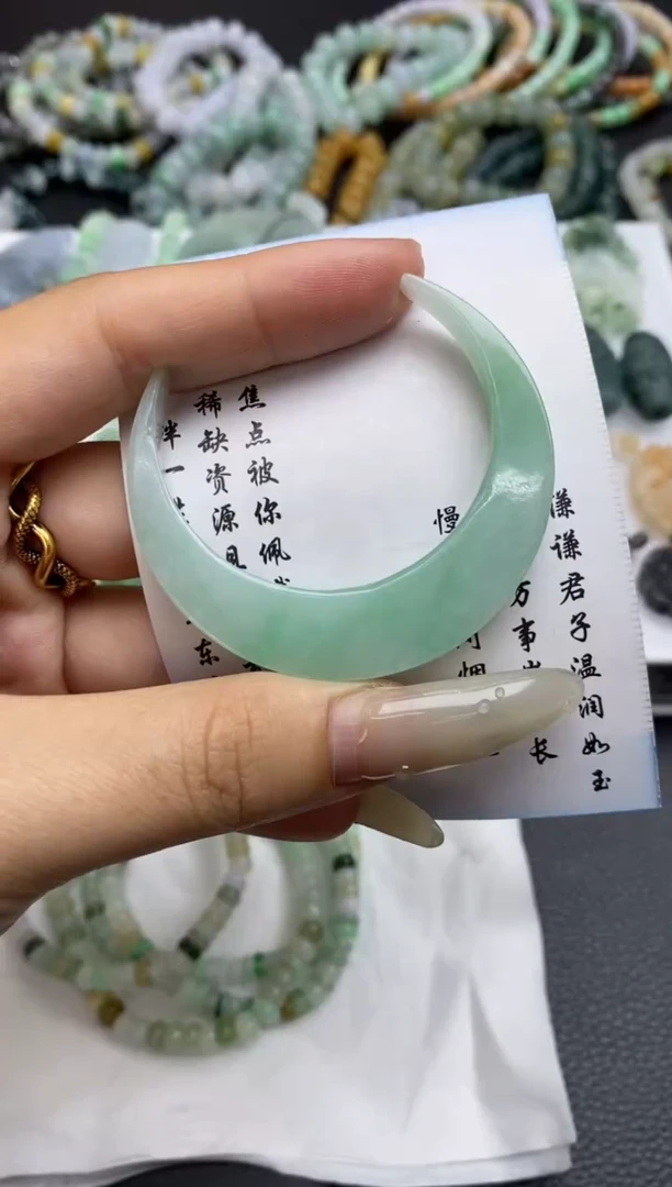 未镶嵌定制翡翠翡翠毛货~