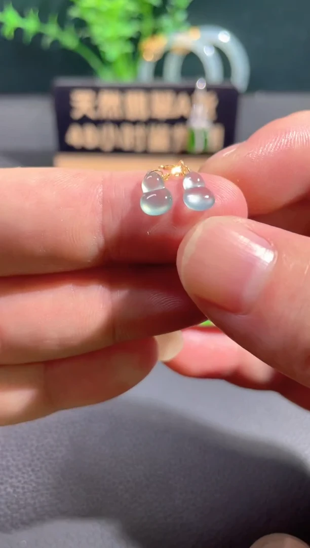 翡翠18K金镶嵌颈饰翡翠