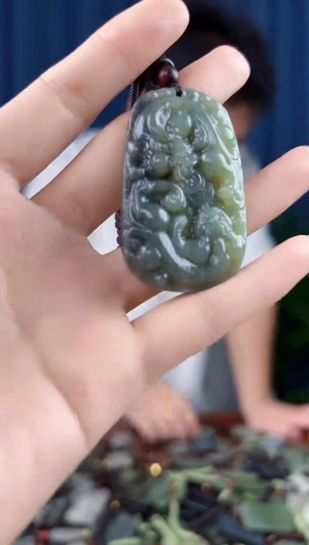 未镶嵌和田玉挂件拍一发一，
