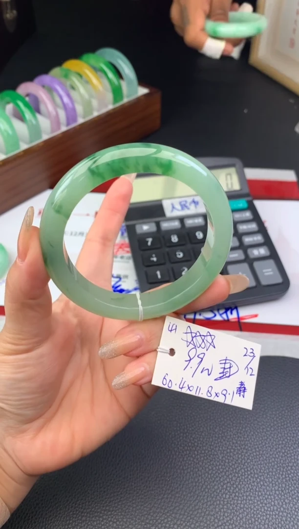 未镶嵌手镯翡翠假一赔三   手镯