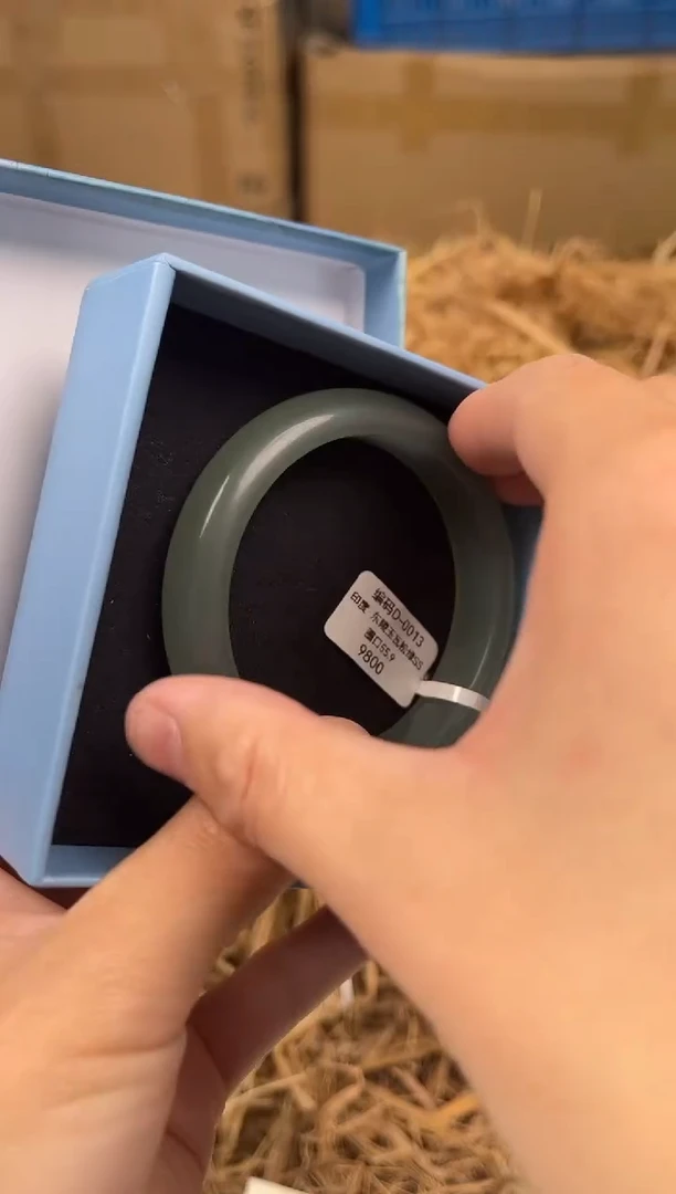 未镶嵌手镯石英质玉编码D0013