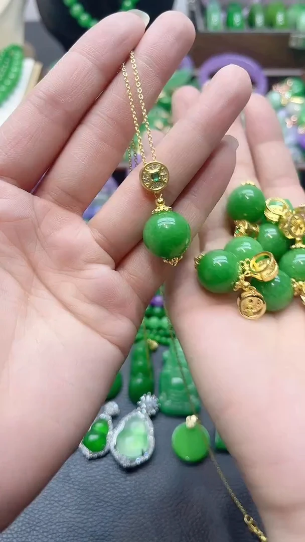 吊坠(赠链)未镶嵌翡翠15mm绿 单珠