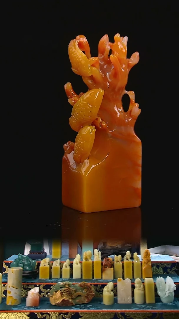老挝石蜡烛红金鱼钮章1.5*2.2*5.6