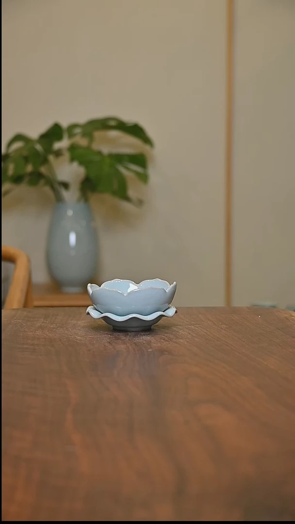 杯莲花茶漏 天青 微瑕 无款