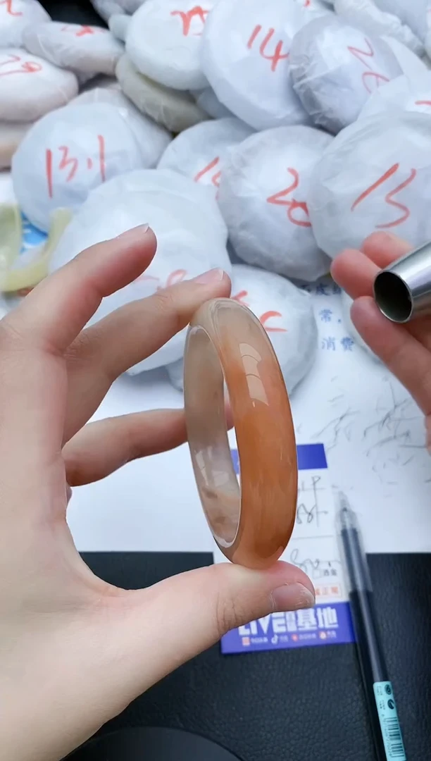 【闪购商品】石英质玉手镯未镶嵌319+57/58