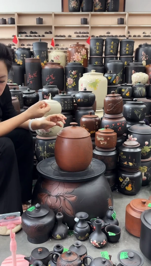 罐完品茶叶罐 龙蛋古铜色荷花 516