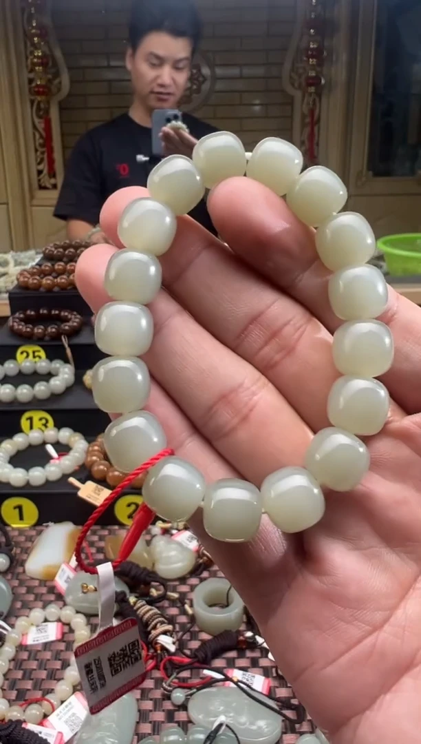 未镶嵌手串和田玉且末料青白玉老型珠手串卡11*12