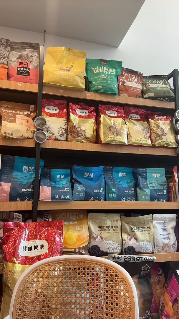 ?****L郎2kg禽肉加一包猫饭