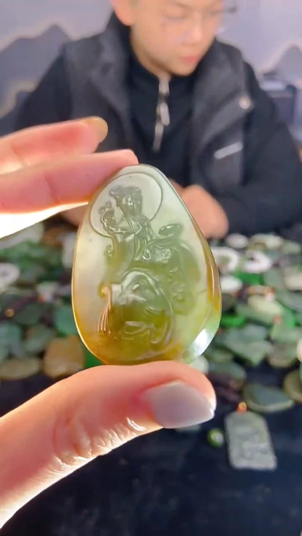 颈饰未镶嵌和田玉1