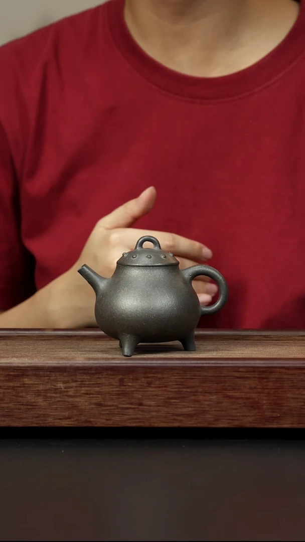 紫砂茶壶百年岩中泥 三足鼎