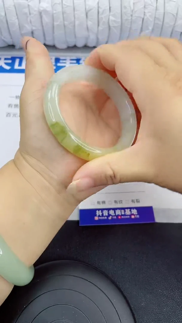 未镶嵌手镯石英质玉82-56/57