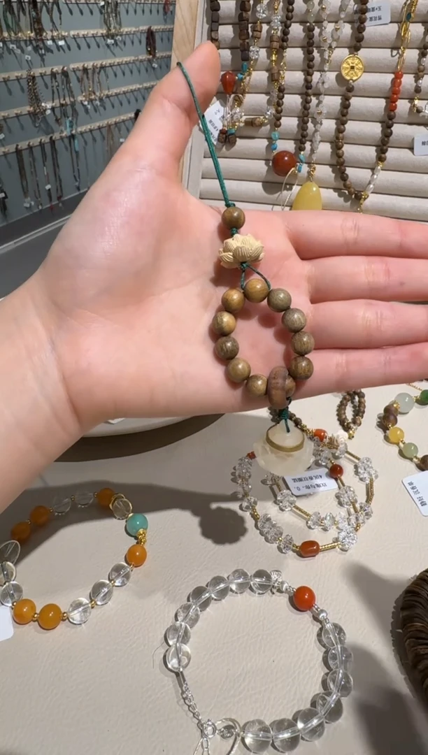 绿檀夜光莲花香囊挂件