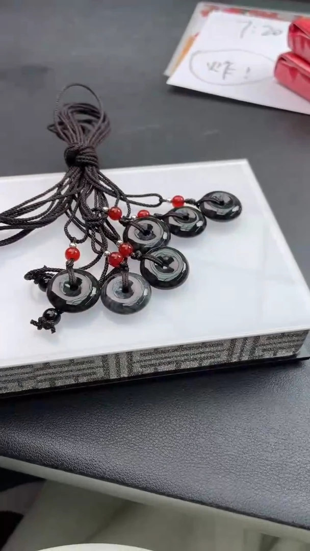 【闪购商品】翡翠挂件未镶嵌砍价王/592178/配皮绳/多样性发一