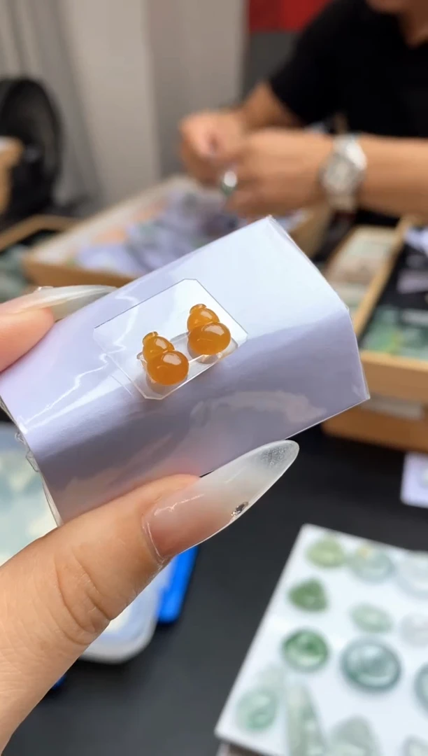 定制翡翠未镶嵌翡翠毛货~