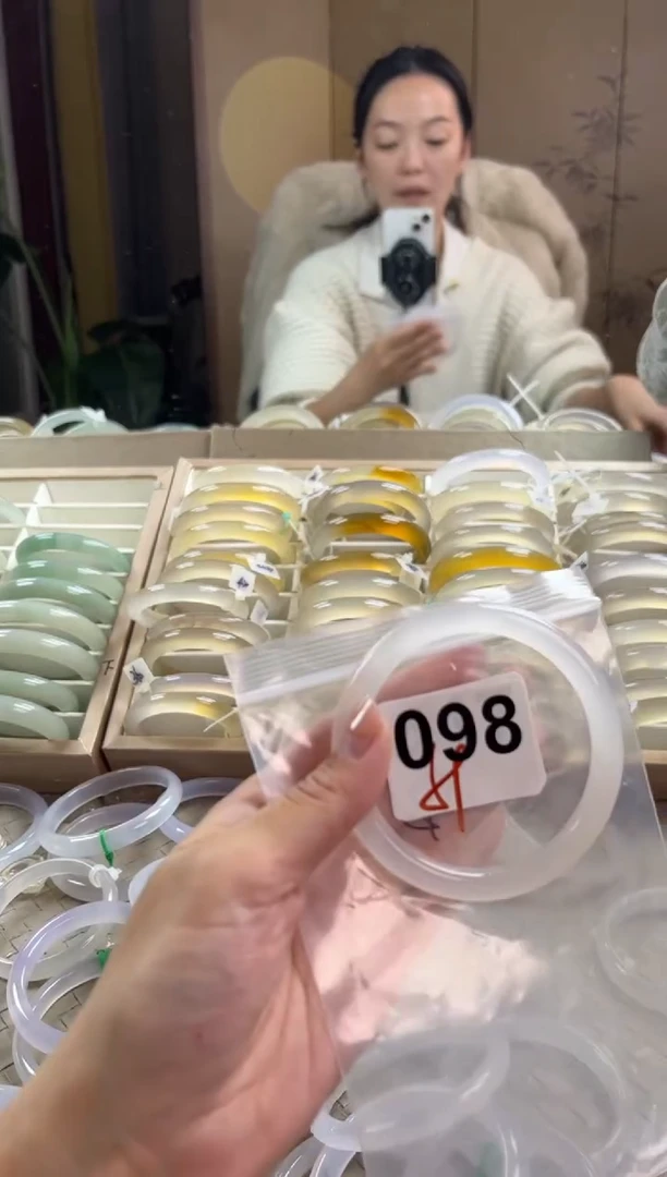 手镯玛瑙/玉髓未镶嵌098