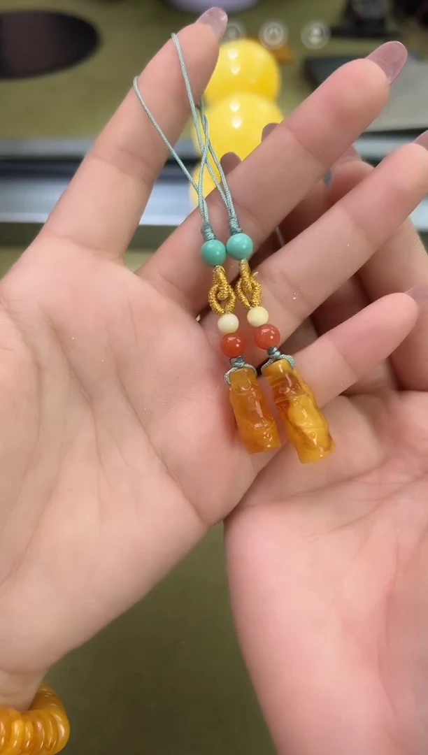 裸石琥珀未镶嵌天然琥珀蜜蜡手机挂多样性发一条